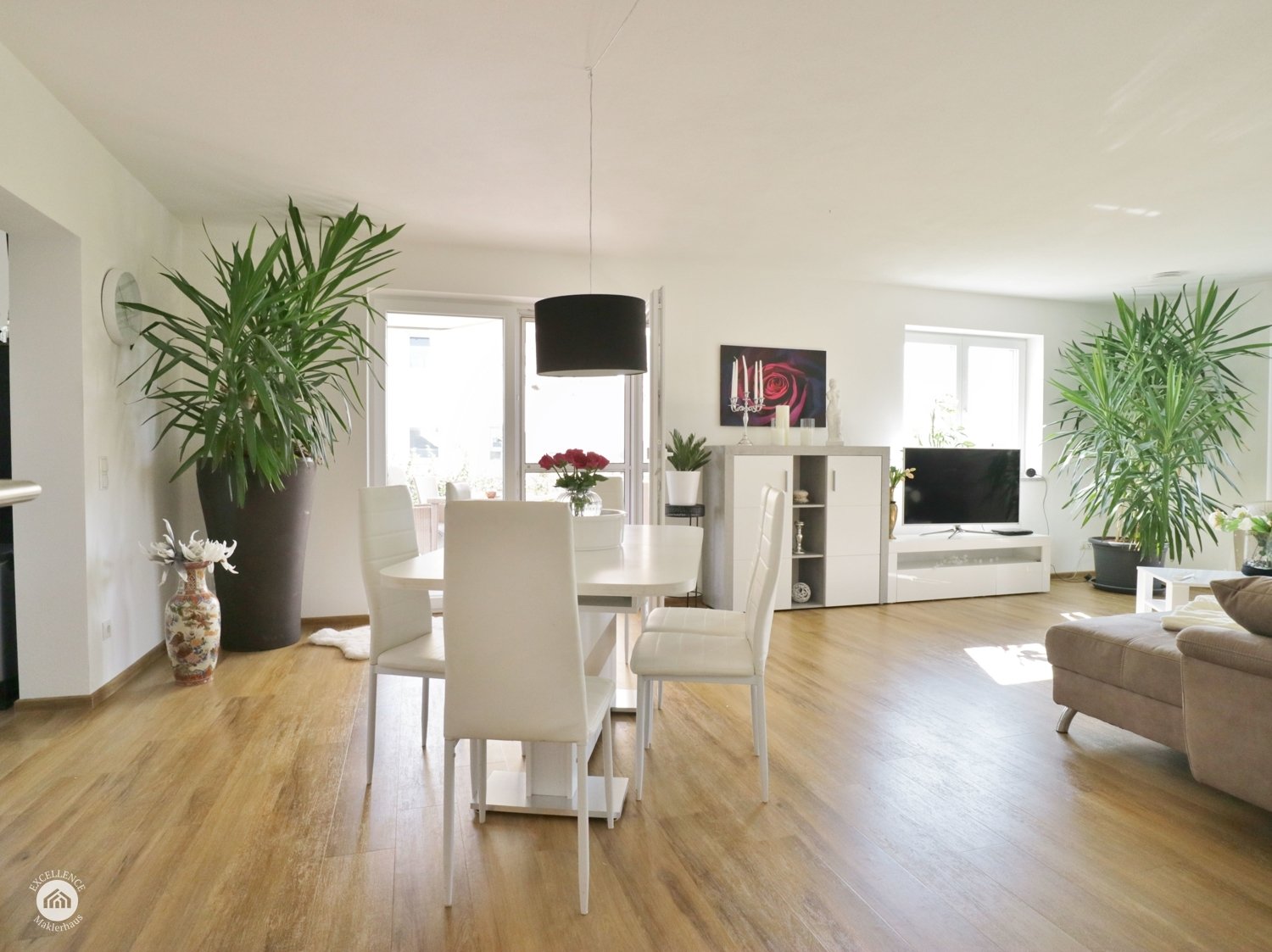 Immobilienangebot - Lautrach - Alle - Wohnen DE LUXE - 4- Zimmer-Erdgeschoss-Wohnung mit Garten in Lautrach!