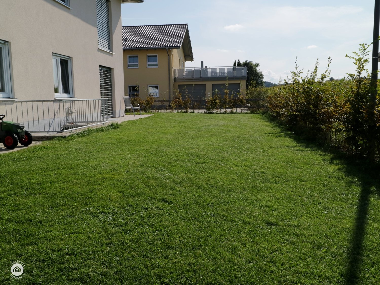 Immobilienangebot - Lautrach - Alle - Wohnen DE LUXE - 4- Zimmer-Erdgeschoss-Wohnung mit Garten in Lautrach!