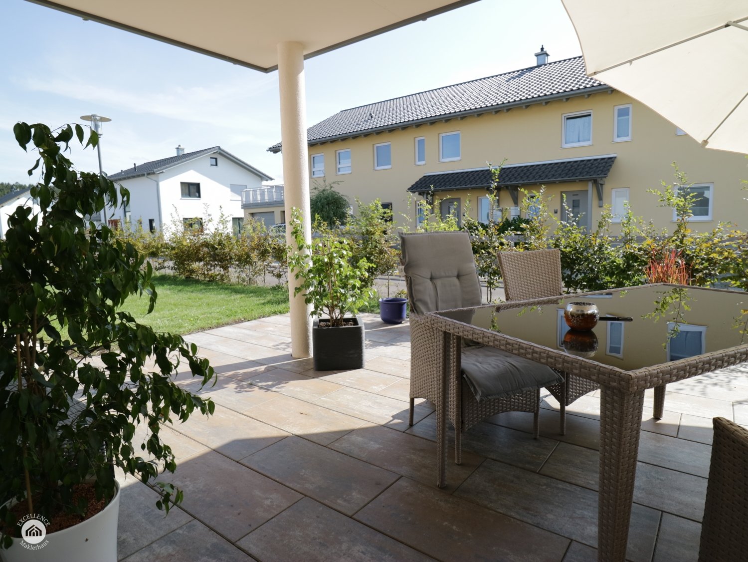 Immobilienangebot - Lautrach - Alle - Wohnen DE LUXE - 4- Zimmer-Erdgeschoss-Wohnung mit Garten in Lautrach!