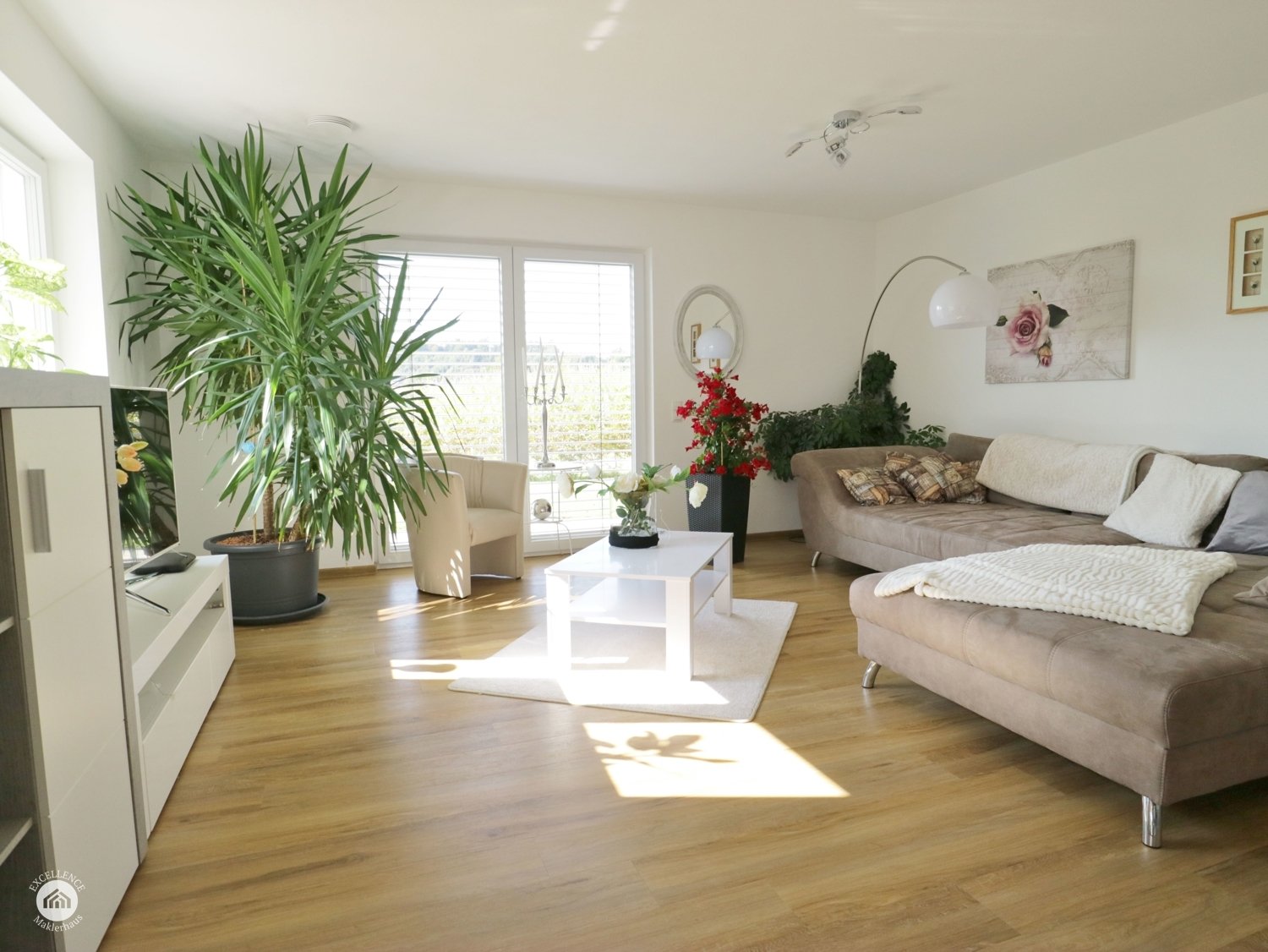 Immobilienangebot - Lautrach - Alle - Wohnen DE LUXE - 4- Zimmer-Erdgeschoss-Wohnung mit Garten in Lautrach!