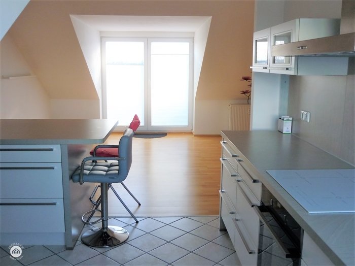 Immobilienangebot - Königsbrunn - Alle - *Wohnen mit Ausblick* Wunderschöne Wohnung mit EBK und 2 Balkonen im 4.OG ohne Aufzug in Top-Lage