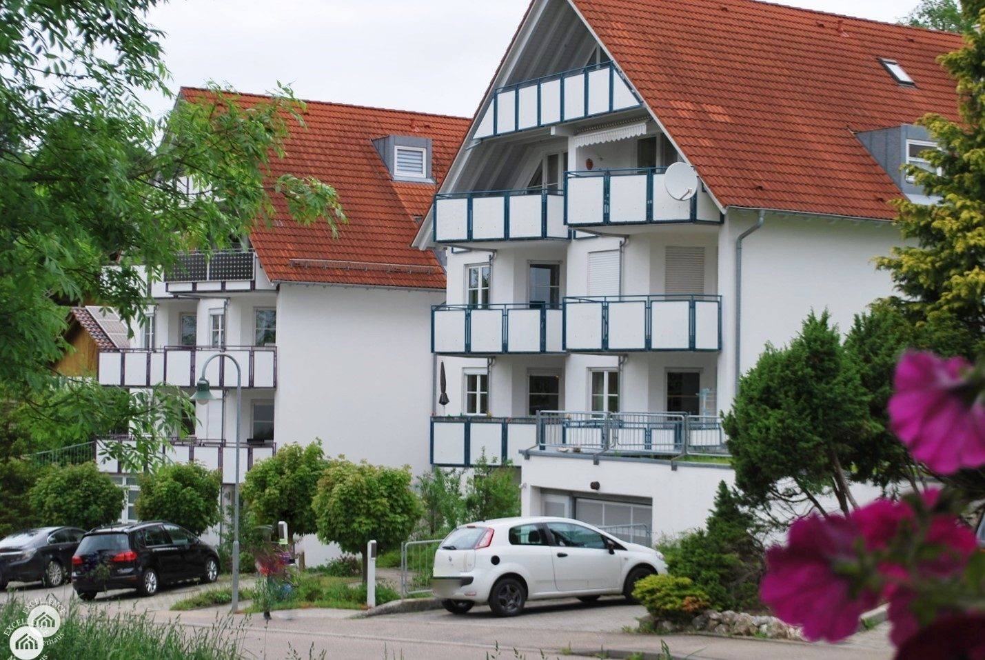 Immobilienangebot - Lonsee - Alle - reizende 2-Zimmer-Hochparterre- Wohnung mit Balkon und Tiefgarage - ganz in der Nähe von Ulm