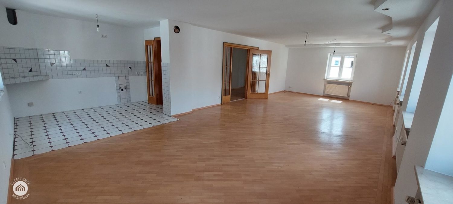 Immobilienangebot - Burtenbach - Alle - Großzügige Wohnung mit Terrasse und viel Platz für Ihre Familie