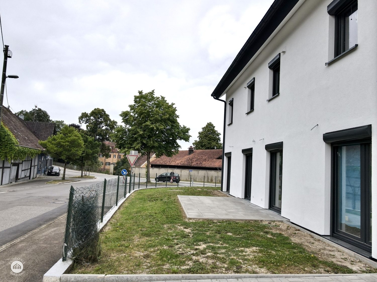 Immobilienangebot - Burtenbach - Alle - WOHNGLÜCK in Burtenbach - KÄUFERPROVISIONSFREI
Neue Doppelhaushälfte mit Südterrasse und Garage