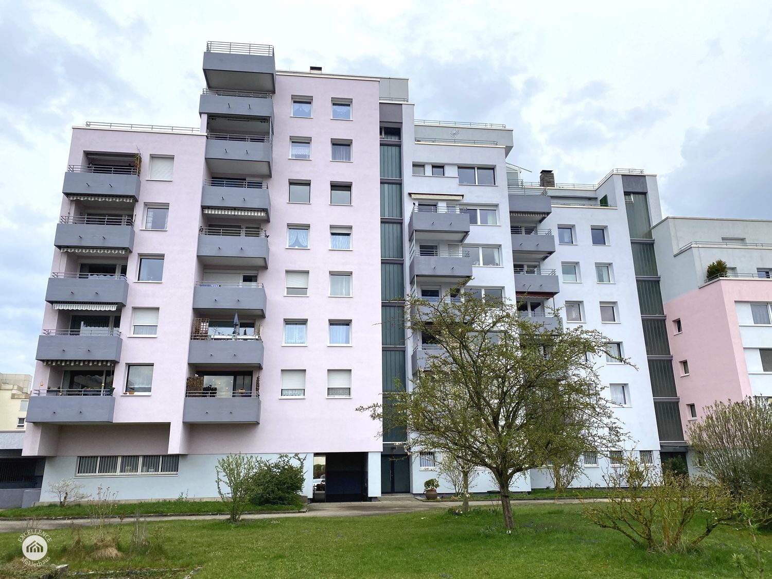 Immobilienangebot - Neu-Ulm - Alle - Schickes und neu renoviertes Appartement in Neu-Ulm.