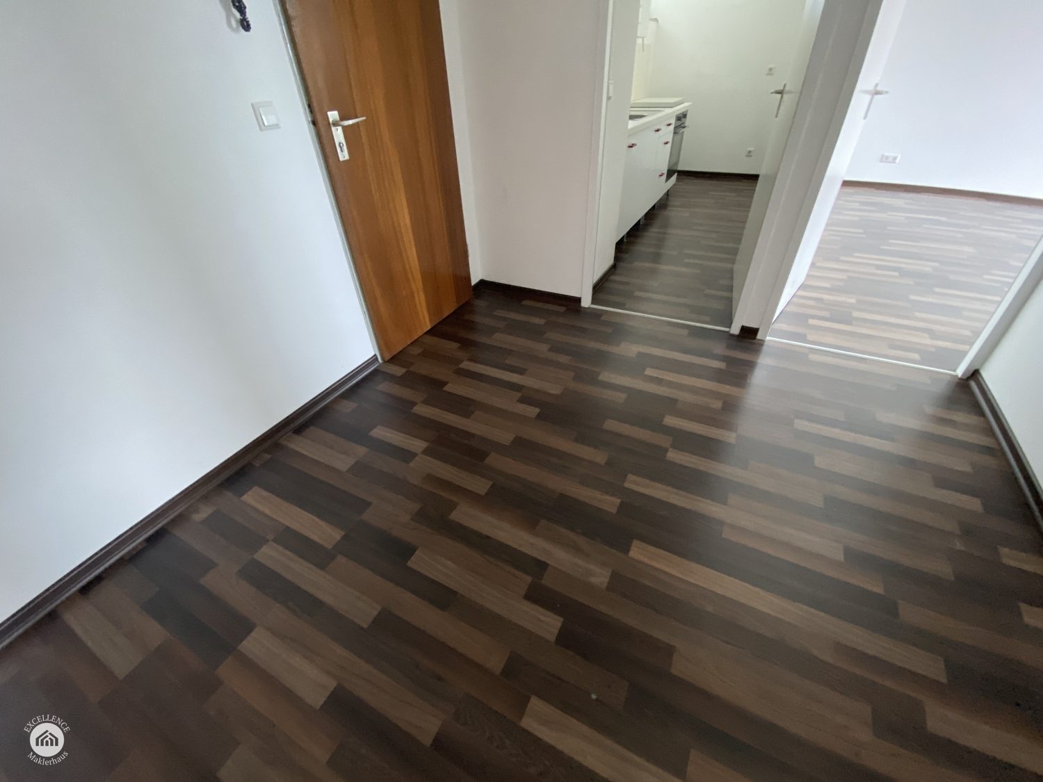 Immobilienangebot - Neu-Ulm - Alle - Willkommen in Ihrem neuen Investment! Dreizimmerwohnung mit drei Balkonen.