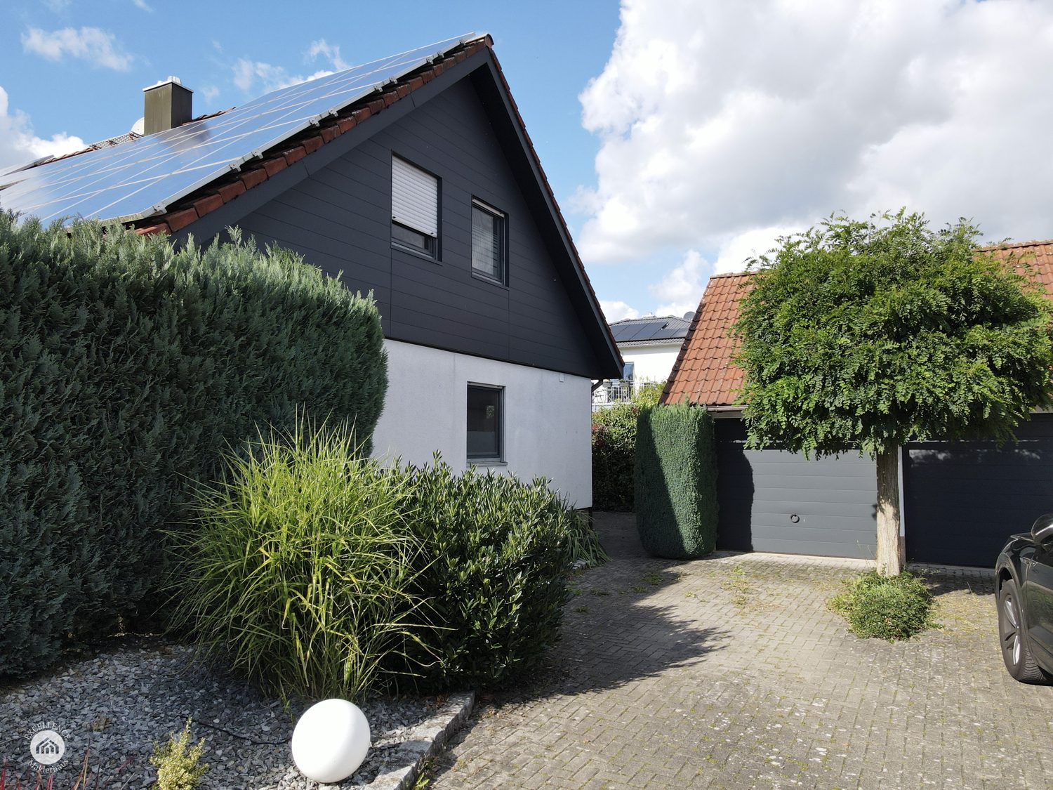 Immobilienangebot - Jagstzell / Dankoltsweiler - Alle - SCHÖNES EINFAMILIENHAUS MIT EINLIEGERWOHNUNG auf 1230 m² Grund