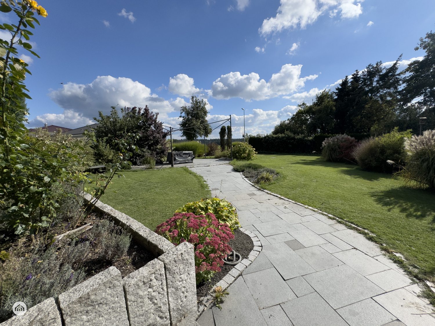 Immobilienangebot - Jagstzell / Dankoltsweiler - Alle - SCHÖNES EINFAMILIENHAUS MIT EINLIEGERWOHNUNG auf 1230 m² Grund