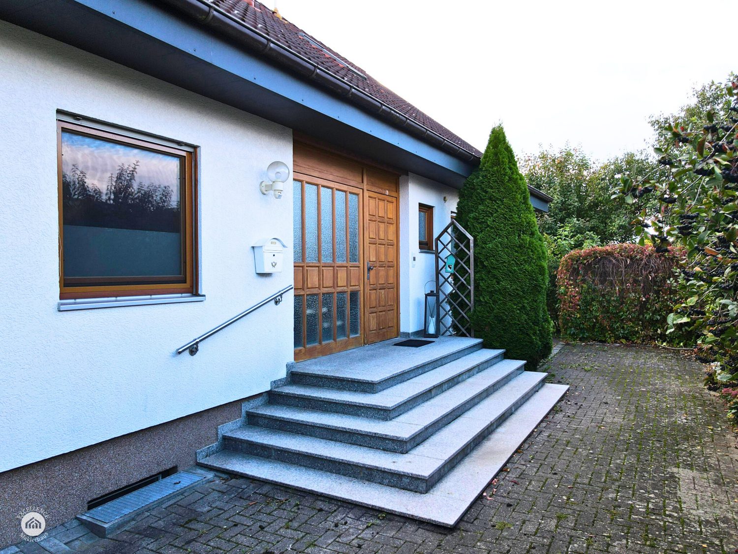 Immobilienangebot - Jagstzell / Dankoltsweiler - Alle - SCHÖNES EINFAMILIENHAUS MIT EINLIEGERWOHNUNG auf 1230 m² Grund