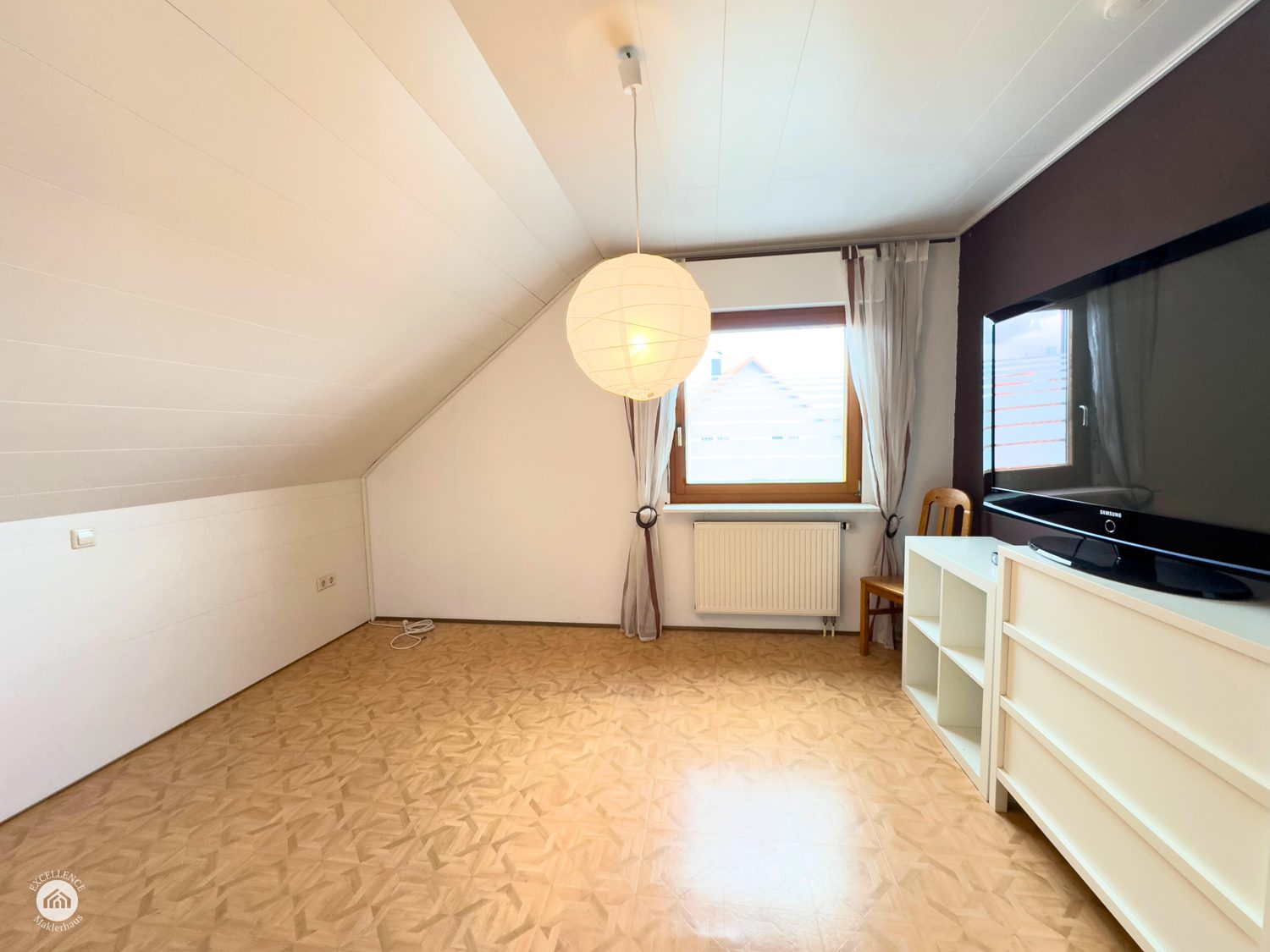 Immobilienangebot - Jagstzell / Dankoltsweiler - Alle - SCHÖNES EINFAMILIENHAUS MIT EINLIEGERWOHNUNG auf 1230 m² Grund