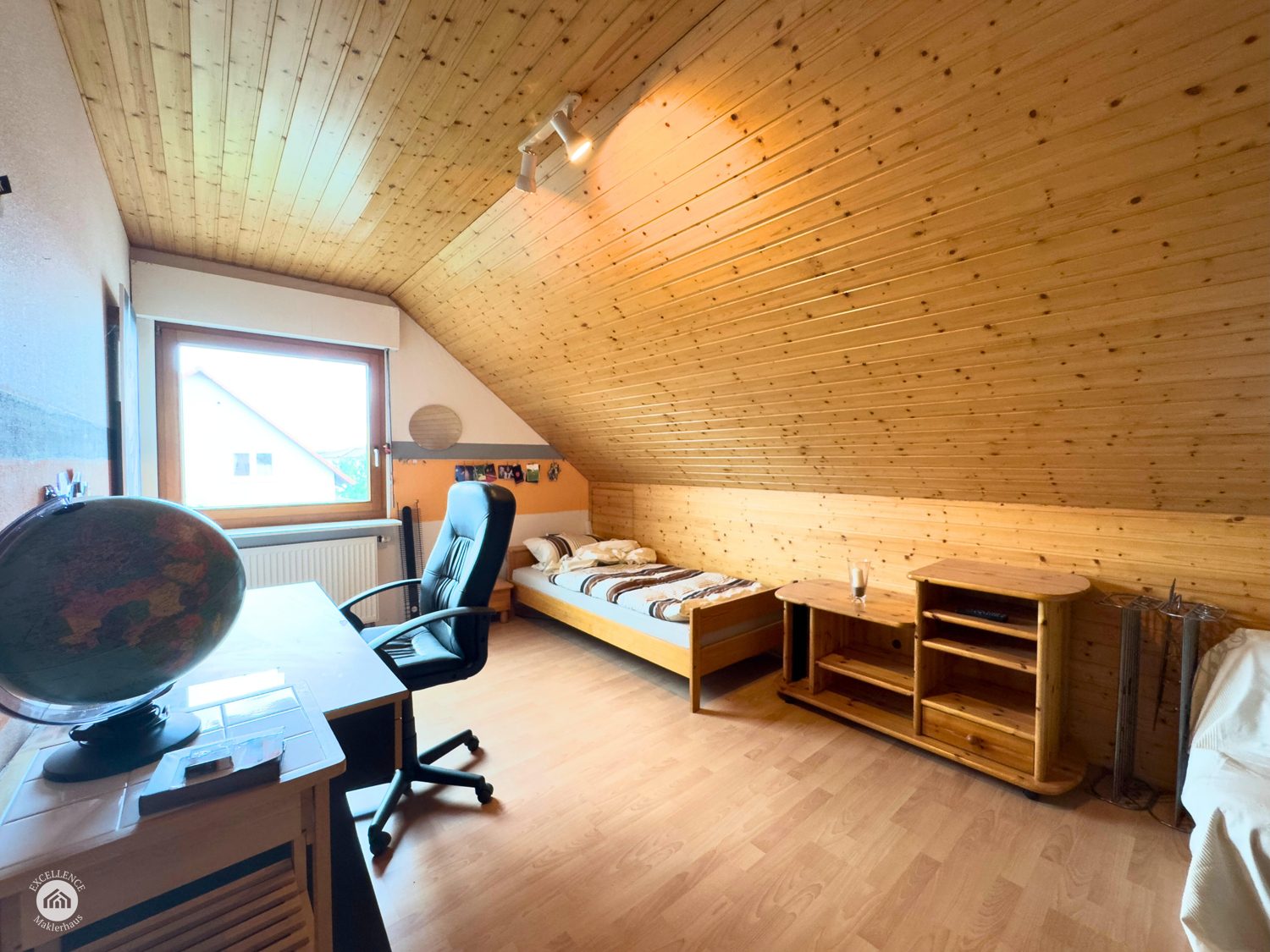 Immobilienangebot - Jagstzell / Dankoltsweiler - Alle - SCHÖNES EINFAMILIENHAUS MIT EINLIEGERWOHNUNG auf 1230 m² Grund