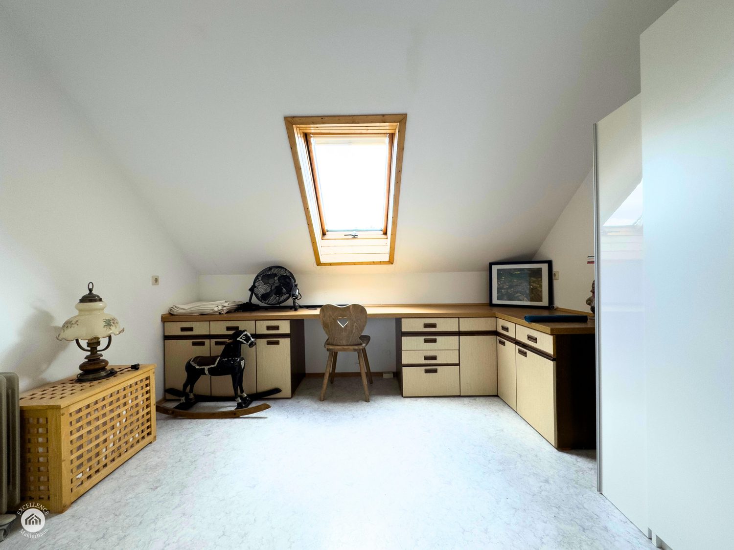 Immobilienangebot - Jagstzell / Dankoltsweiler - Alle - SCHÖNES EINFAMILIENHAUS MIT EINLIEGERWOHNUNG auf 1230 m² Grund