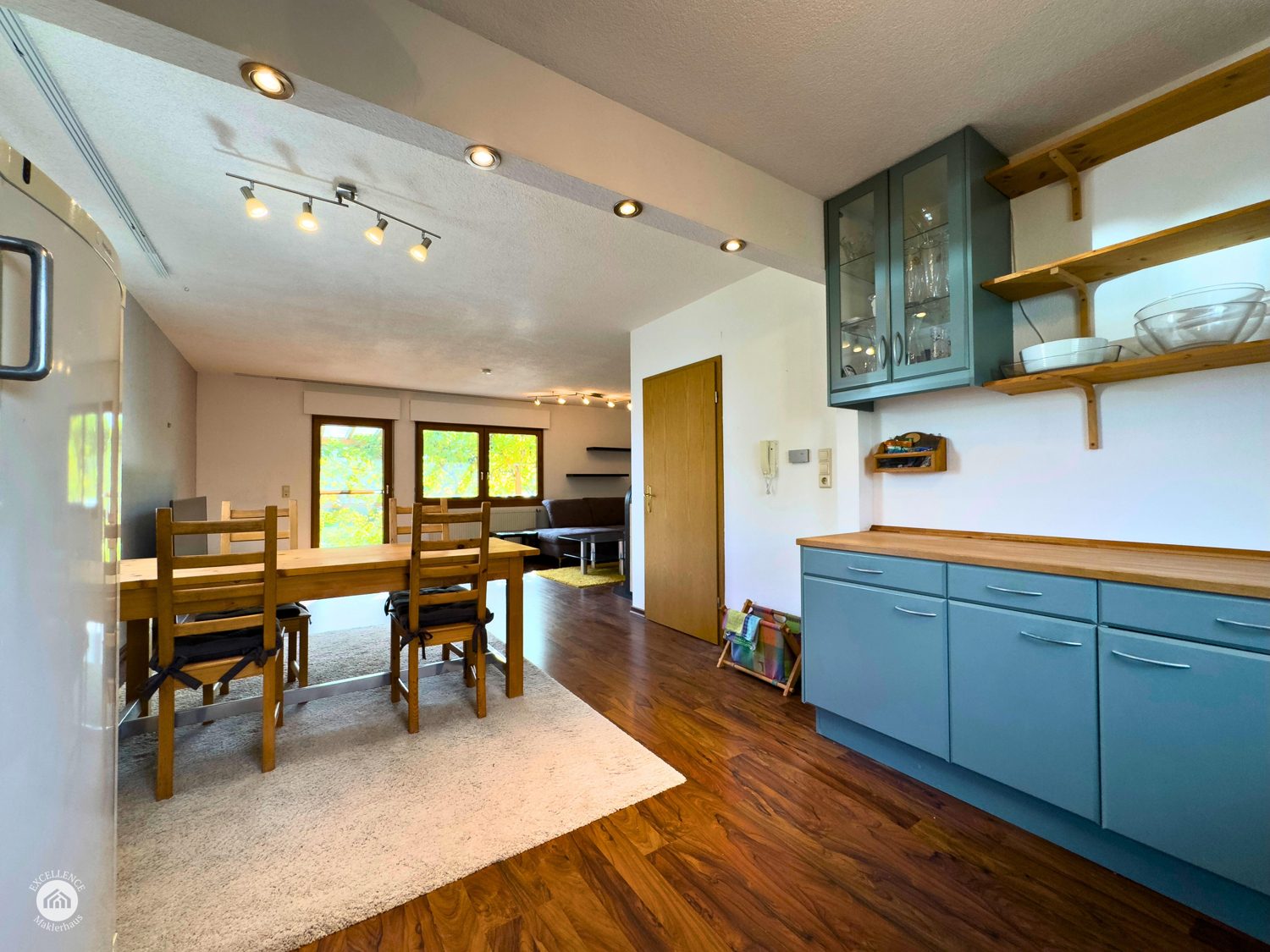 Immobilienangebot - Jagstzell / Dankoltsweiler - Alle - SCHÖNES EINFAMILIENHAUS MIT EINLIEGERWOHNUNG auf 1230 m² Grund
