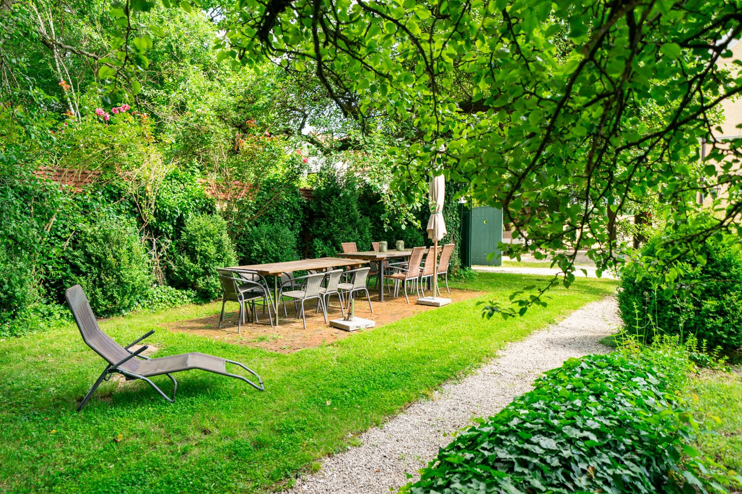 Immobilienangebot - Röfingen / Roßhaupten - Alle - Bezauberndes Anwesen mit parkähnlichem Garten auf 3234 m² Grund