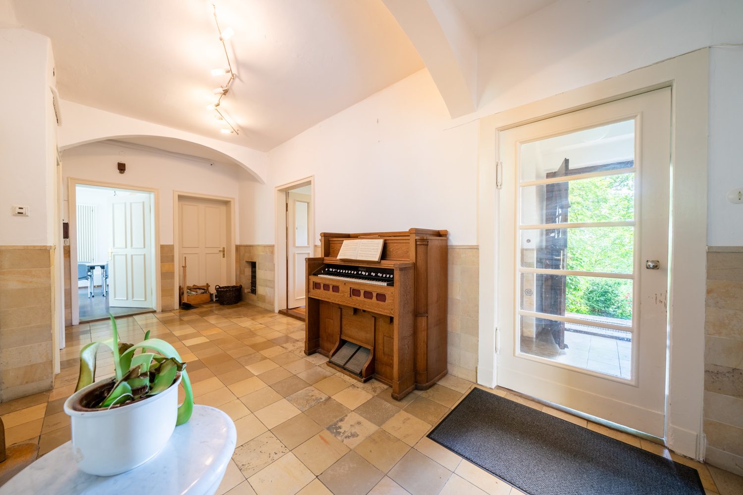 Immobilienangebot - Röfingen / Roßhaupten - Alle - Bezauberndes Anwesen mit parkähnlichem Garten auf 3234 m² Grund