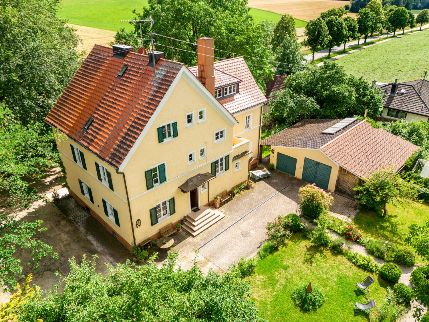 Immobilienangebot - Röfingen / Roßhaupten - Alle - Bezauberndes Anwesen mit parkähnlichem Garten auf 3234 m² Grund