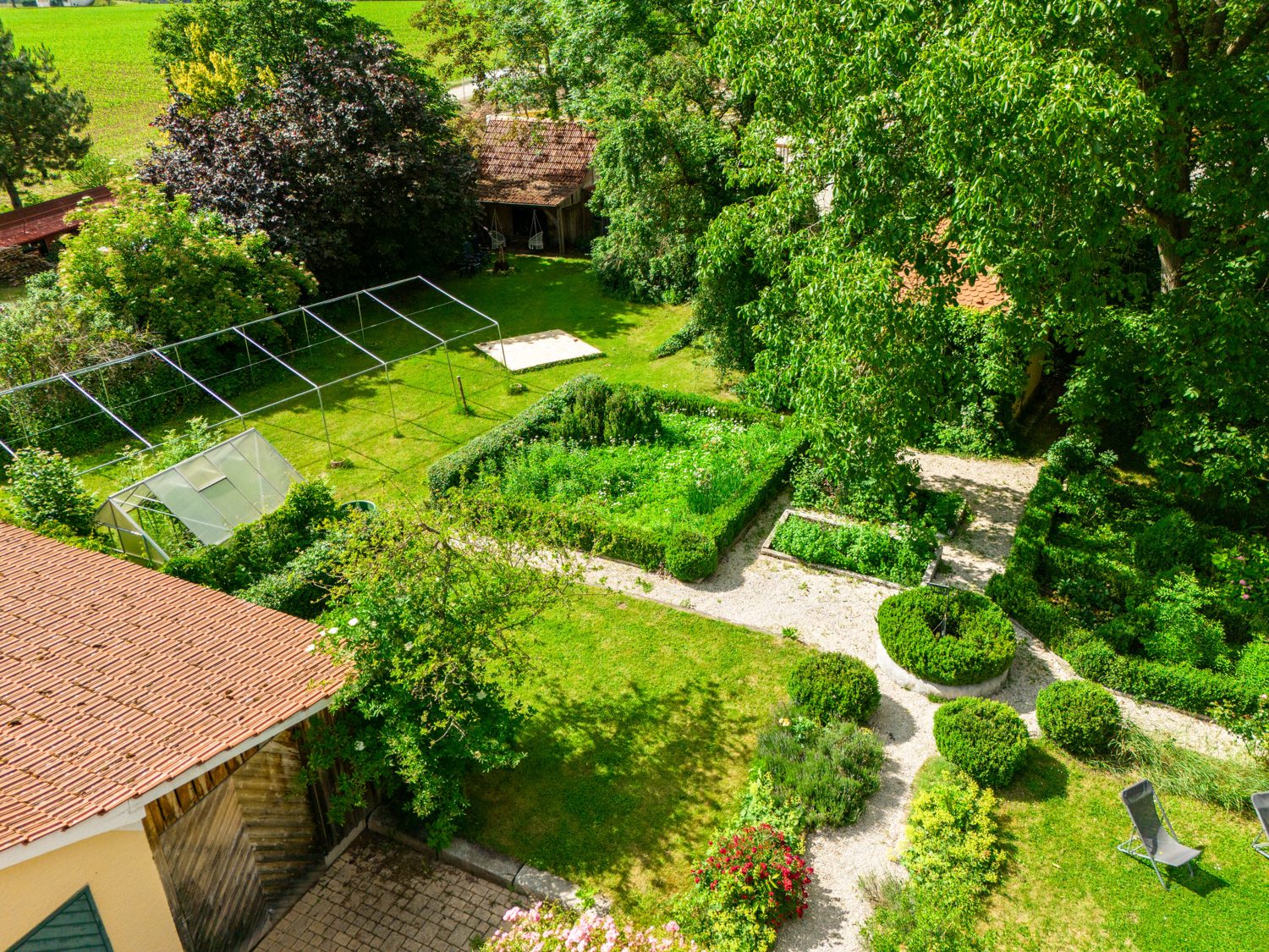 Immobilienangebot - Röfingen / Roßhaupten - Alle - Bezauberndes Anwesen mit parkähnlichem Garten auf 3234 m² Grund