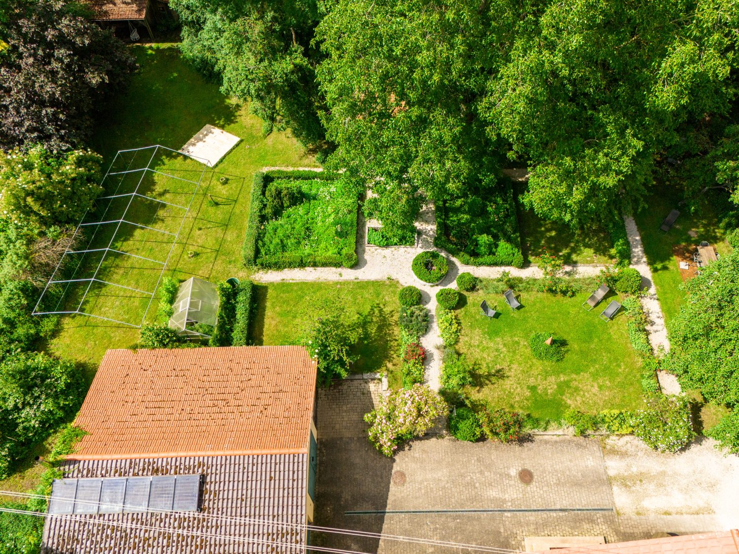 Immobilienangebot - Röfingen / Roßhaupten - Alle - Bezauberndes Anwesen mit parkähnlichem Garten auf 3234 m² Grund