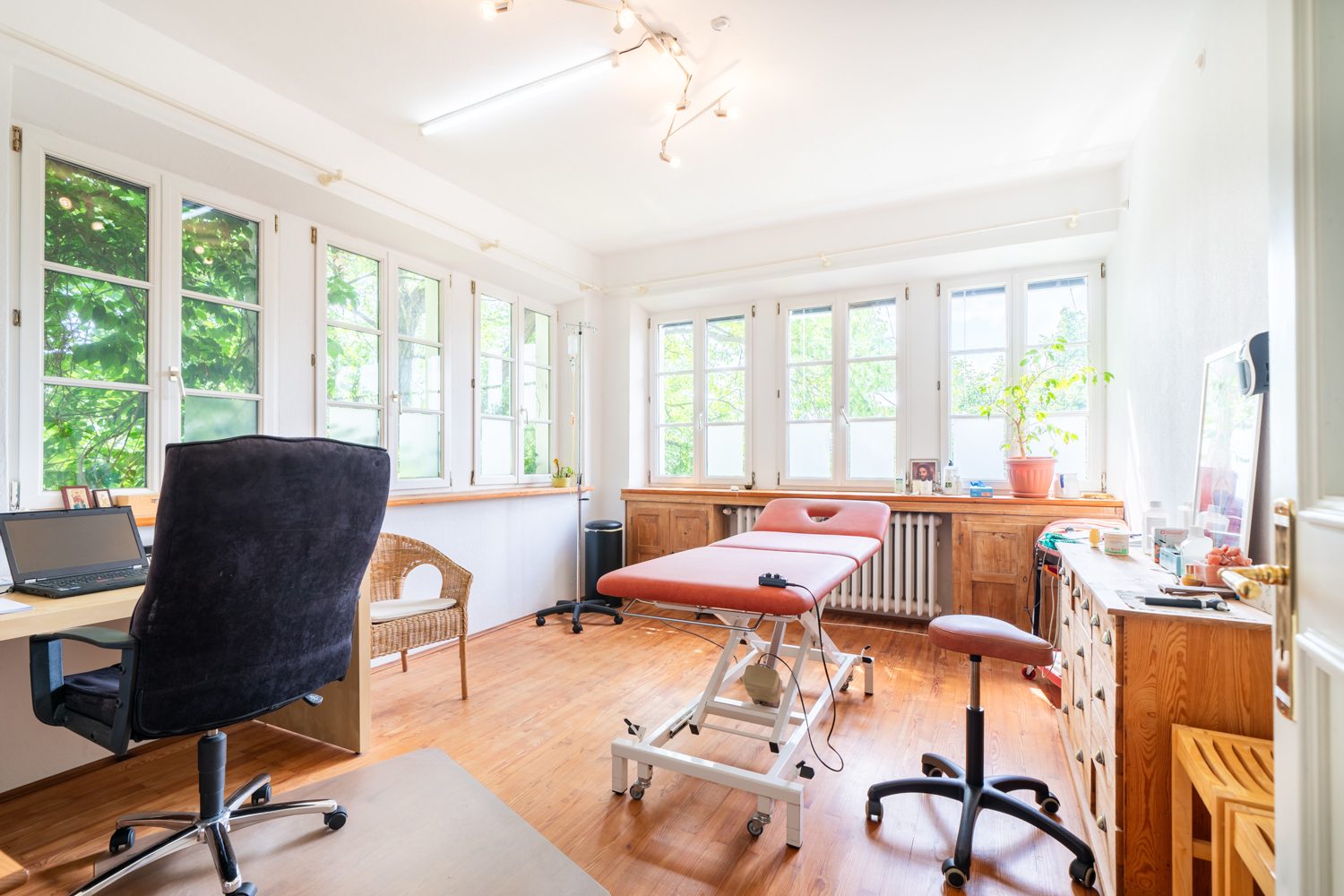 Immobilienangebot - Röfingen / Roßhaupten - Alle - Bezauberndes Anwesen mit parkähnlichem Garten auf 3234 m² Grund