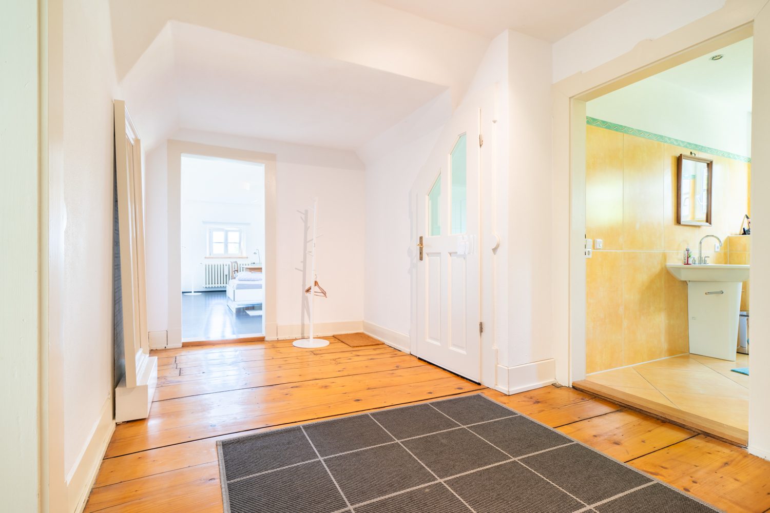 Immobilienangebot - Röfingen / Roßhaupten - Alle - Bezauberndes Anwesen mit parkähnlichem Garten auf 3234 m² Grund