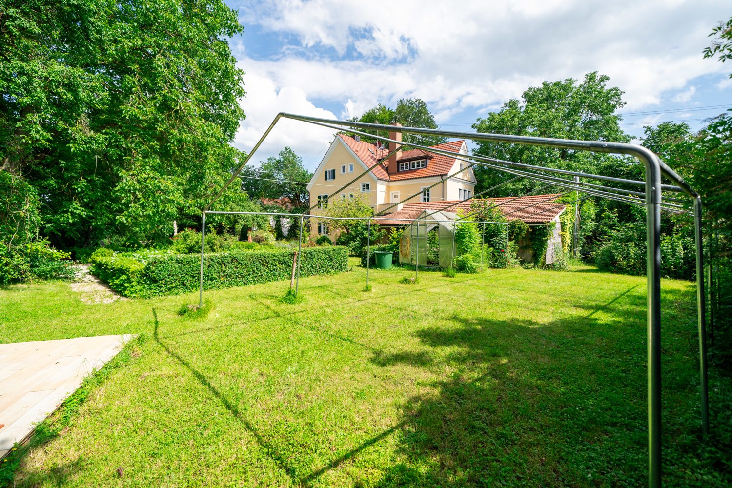 Immobilienangebot - Röfingen / Roßhaupten - Alle - Bezauberndes Anwesen mit parkähnlichem Garten auf 3234 m² Grund