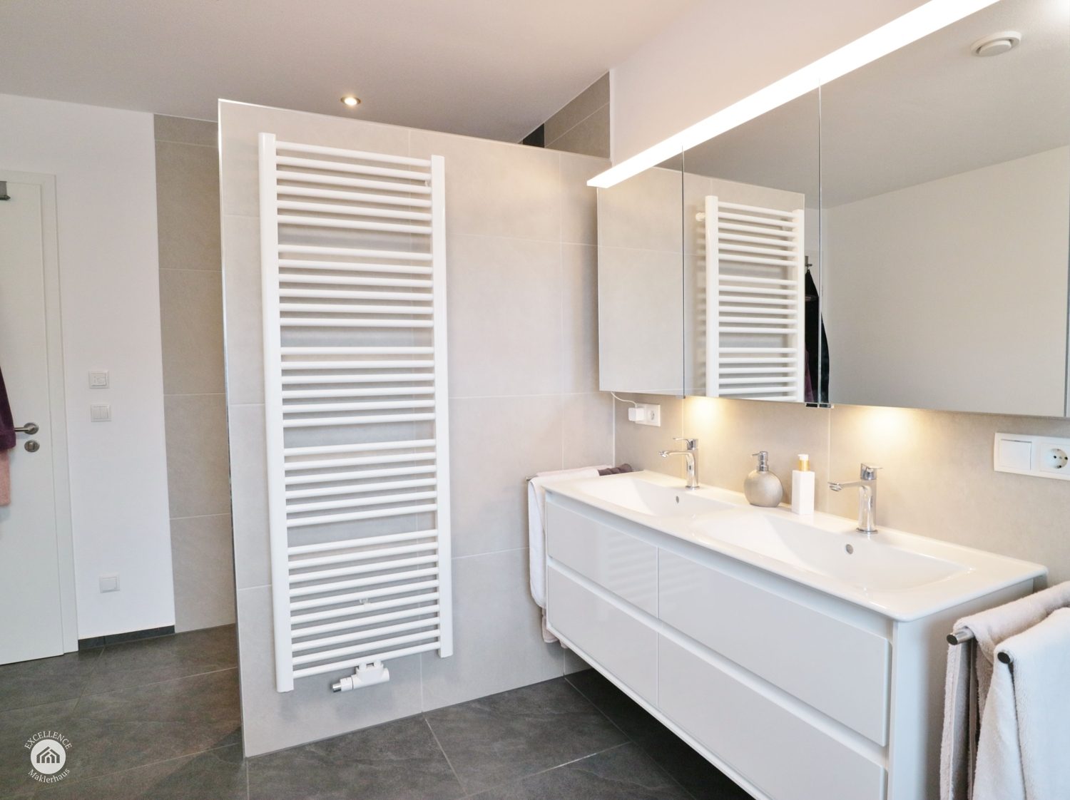 Immobilienangebot - Aitrach - Alle - Energieeffizientes Reihenendhaus mit viel Platz und TOP Infrastruktur - nahe Memmingen!