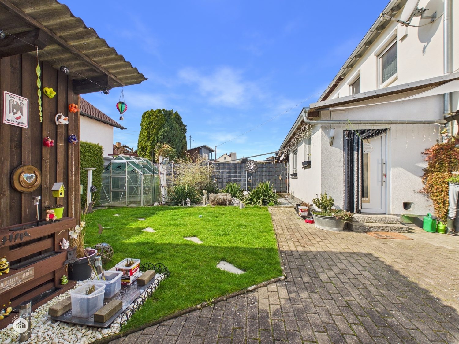 Immobilienangebot - Illertissen / Tiefenbach - Alle - KLEIN-FEIN-MEIN: Gemütliches Reiheneckhaus mit schönem Garten und Wohlfühloase!