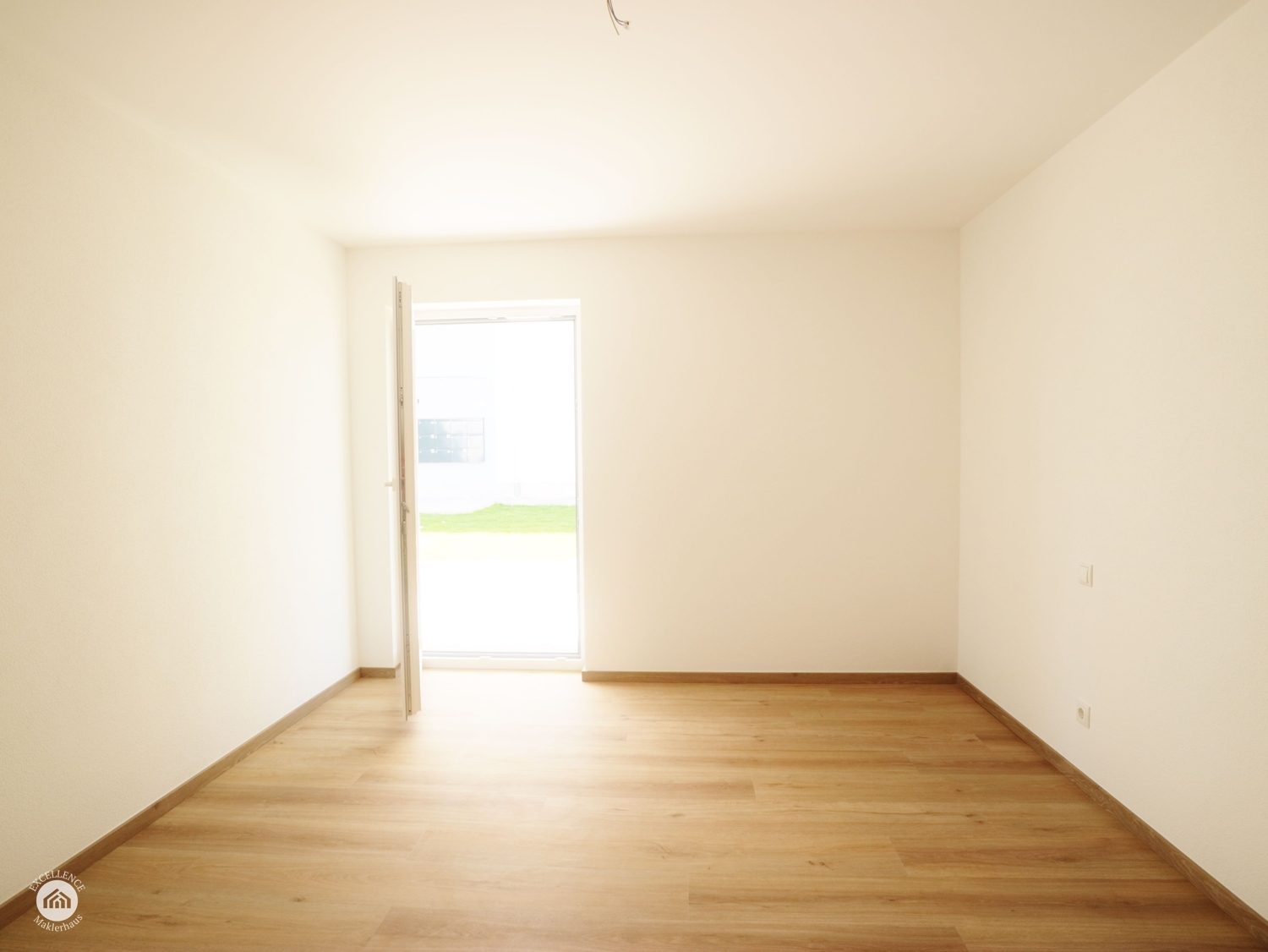 Immobilienangebot - Buxheim - Alle - Erstbezug - helle Erdgeschosswohnung in Buxheim mit 2 Terrassen und Einbauküche!