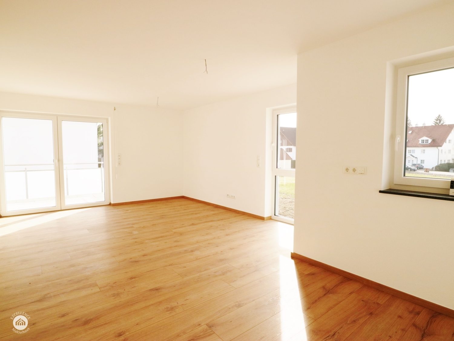 Immobilienangebot - Buxheim - Alle - Hell und NEU - freundliche 3-Zimmerwohnung in familiärer Anlage in Buxheim!