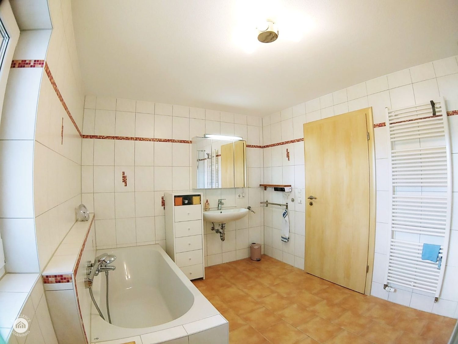 Immobilienangebot - Hattenhofen - Alle - Hochwertig, gepflegt und viel Platz - attraktive Doppelhaushälfte nahe Marktoberdorf!