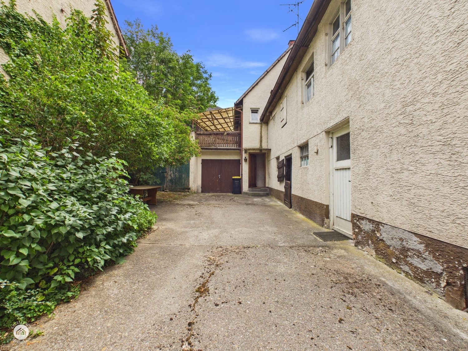 Immobilienangebot - Leipheim - Alle - *** Bieterverfahren*** Zentrale Lage, zwei Häuser, zahlreiche Möglichkeiten