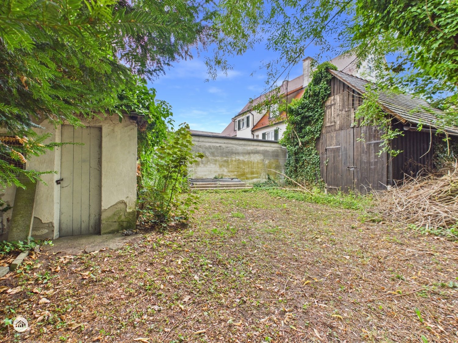 Immobilienangebot - Leipheim - Alle - *** Bieterverfahren*** Zentrale Lage, zwei Häuser, zahlreiche Möglichkeiten
