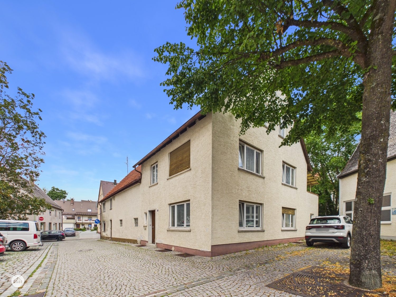 Immobilienangebot - Leipheim - Alle - *** Bieterverfahren*** Zentrale Lage, zwei Häuser, zahlreiche Möglichkeiten