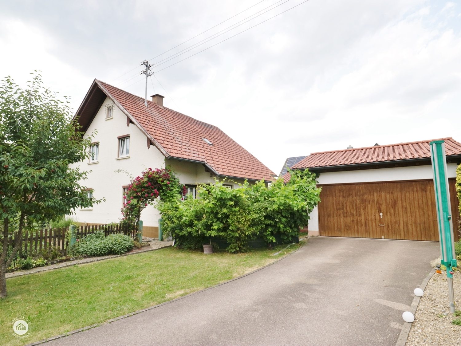 Immobilienangebot - Bad Grönenbach / Ittelsburg - Alle - Charmantes Zweifamilienhaus mit Doppelgarage in Bad Grönenbach!