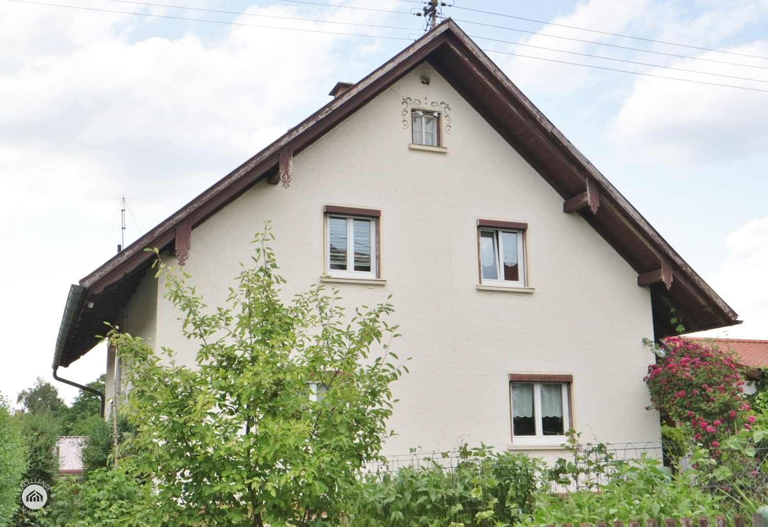 Immobilienangebot - Bad Grönenbach / Ittelsburg - Alle - Charmantes Zweifamilienhaus mit Doppelgarage in Bad Grönenbach!