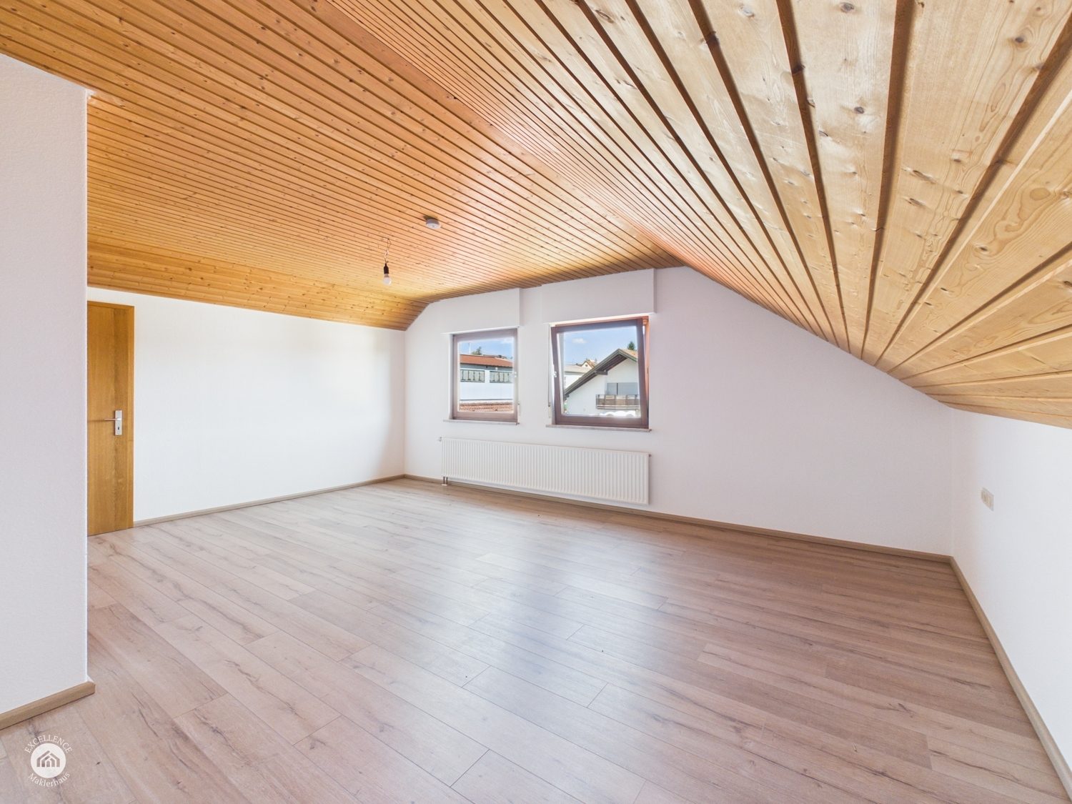 Immobilienangebot - Steinheim am Albuch / Söhnstetten - Alle - WOHNEN MIT WEITBLICK – vielseitige Immobilie für die ganze Familie