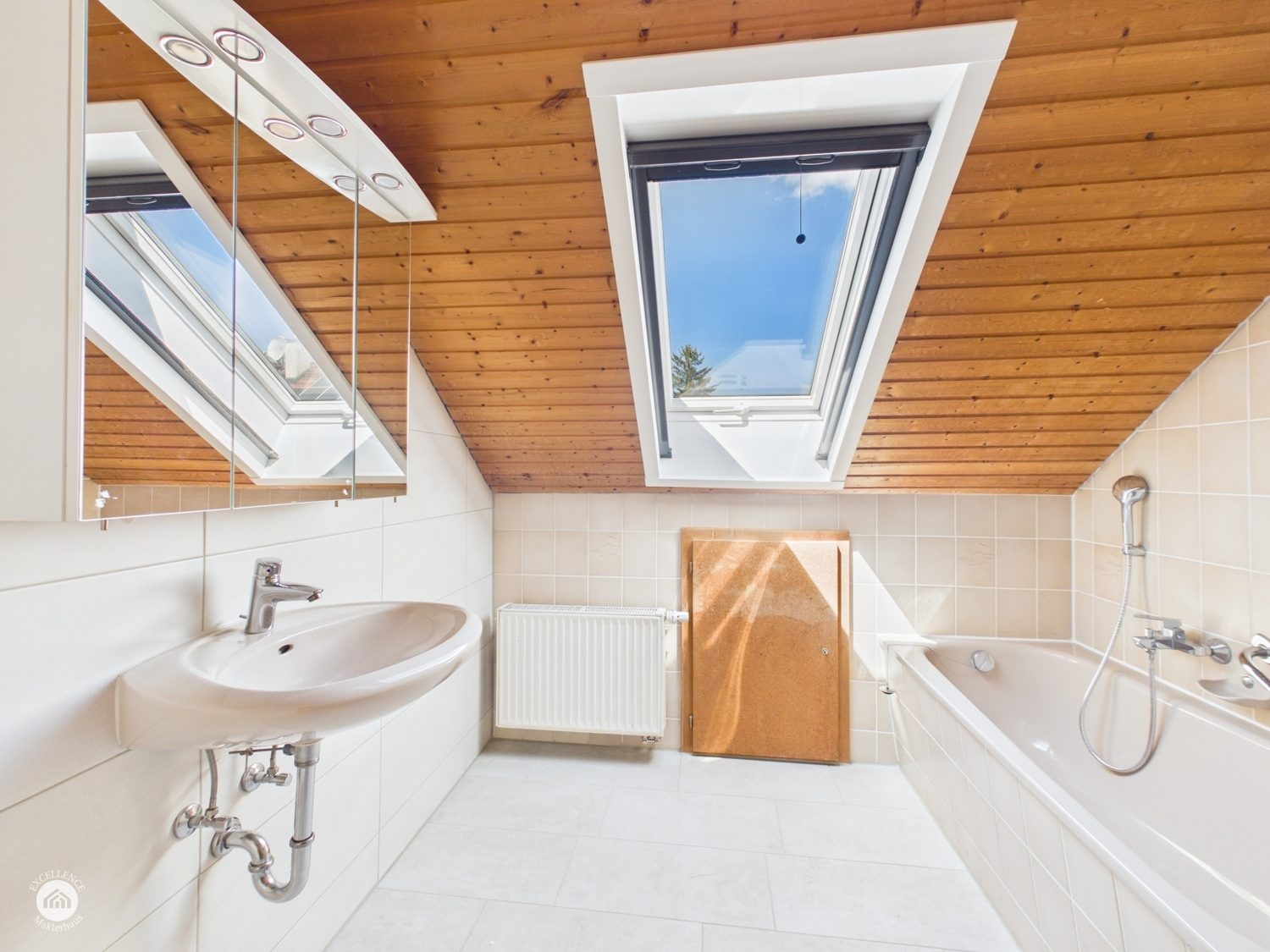 Immobilienangebot - Steinheim am Albuch / Söhnstetten - Alle - WOHNEN MIT WEITBLICK – vielseitige Immobilie für die ganze Familie