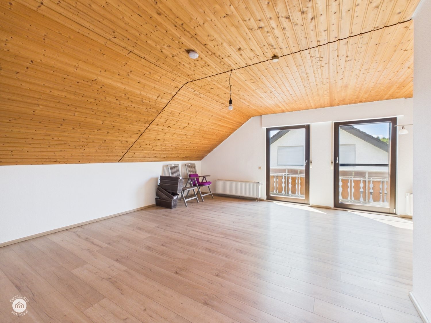 Immobilienangebot - Steinheim am Albuch / Söhnstetten - Alle - WOHNEN MIT WEITBLICK – vielseitige Immobilie für die ganze Familie