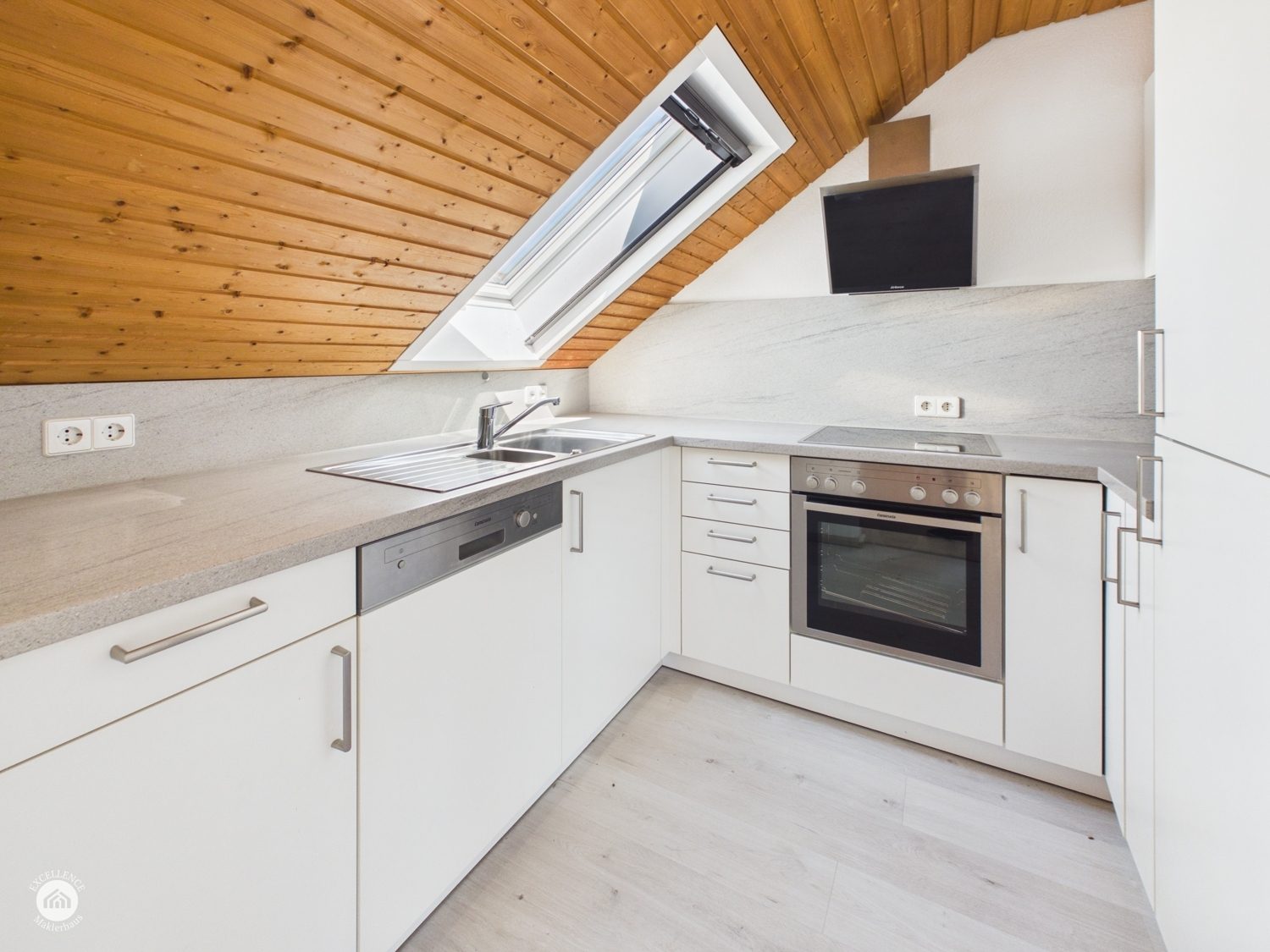 Immobilienangebot - Steinheim am Albuch / Söhnstetten - Alle - WOHNEN MIT WEITBLICK – vielseitige Immobilie für die ganze Familie
