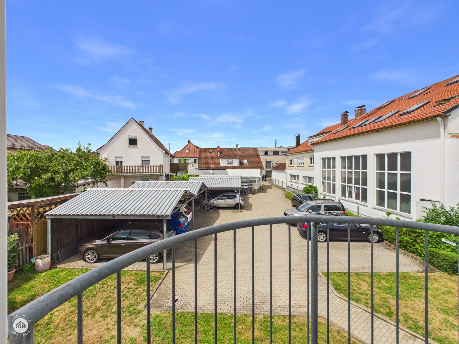 Immobilienangebot - Vöhringen - Alle - Helle 3-Zimmer-Wohnung mit Wintergarten und Carport