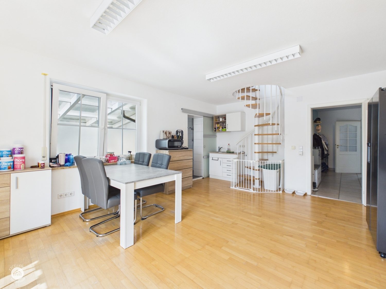 Immobilienangebot - Bibertal / Anhofen - Alle - Wohnen, wo andere Urlaub machen – Traumhaus mit Pool & Teich