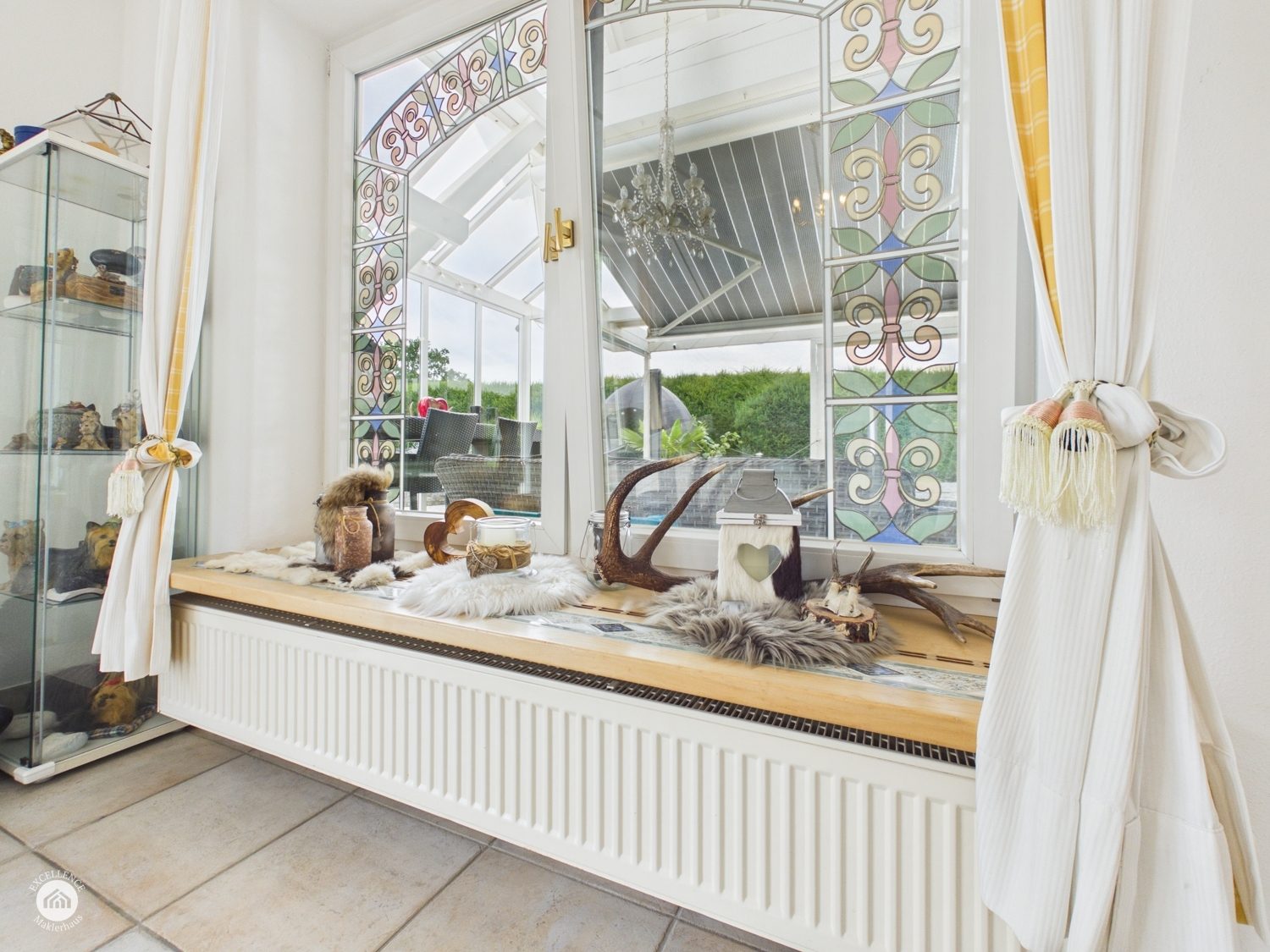 Immobilienangebot - Bibertal / Anhofen - Alle - Wohnen, wo andere Urlaub machen – Traumhaus mit Pool & Teich