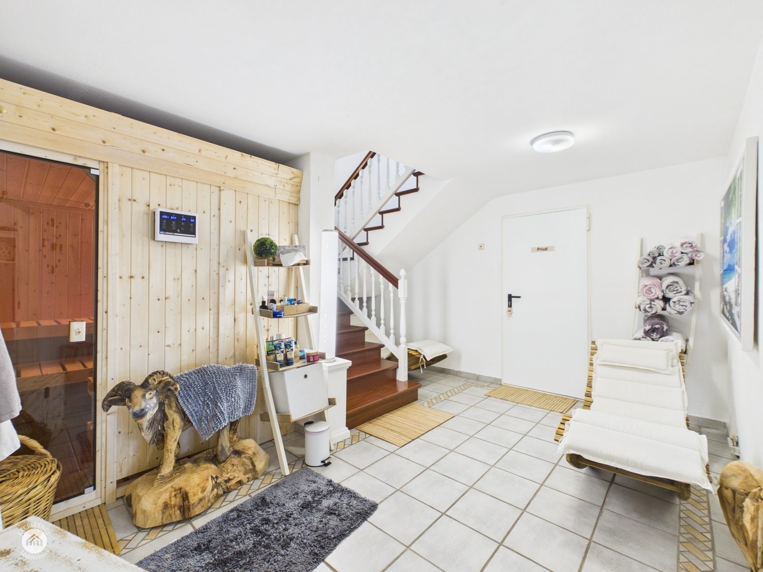 Immobilienangebot - Bibertal / Anhofen - Alle - Wohnen, wo andere Urlaub machen – Traumhaus mit Pool & Teich