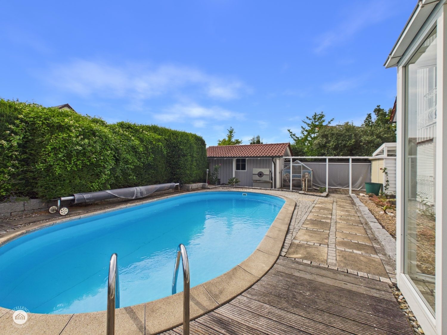 Immobilienangebot - Bibertal / Anhofen - Alle - Wohnen, wo andere Urlaub machen – Traumhaus mit Pool & Teich