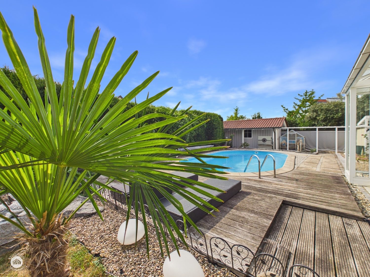 Immobilienangebot - Bibertal / Anhofen - Alle - Wohnen, wo andere Urlaub machen – Traumhaus mit Pool & Teich