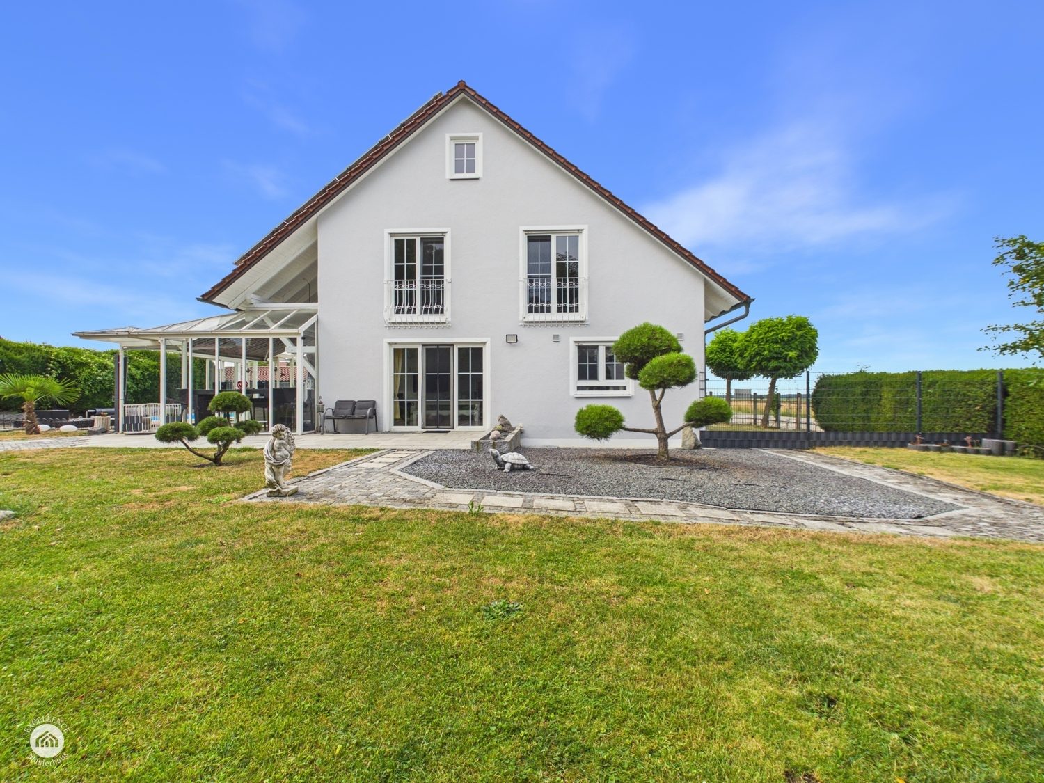 Immobilienangebot - Bibertal / Anhofen - Alle - Wohnen, wo andere Urlaub machen – Traumhaus mit Pool & Teich