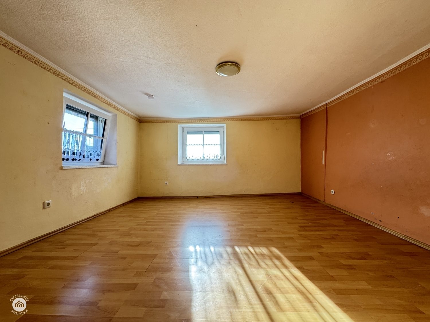 Immobilienangebot - Münsterhausen - Alle - HISTORISCHES EINFAMILIENHAUS mit großem Garten und Scheune -*Käuferprovisionsfrei*