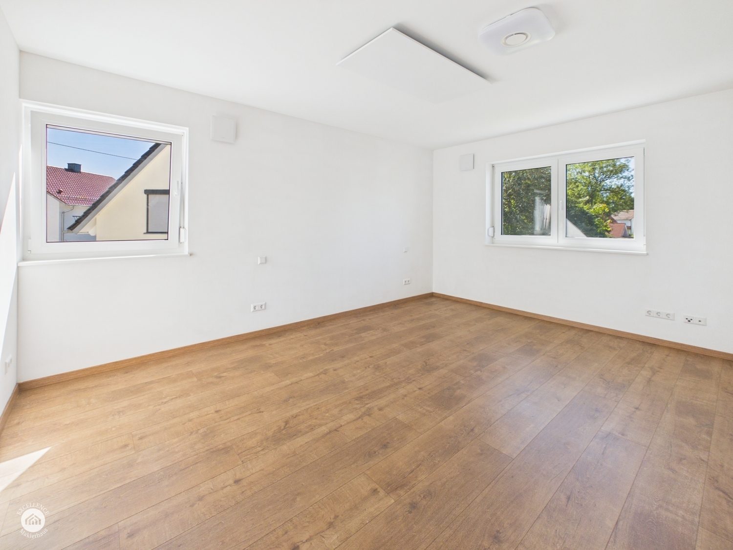 Immobilienangebot - Leipheim - Alle - Modernes Zuhause mit Garten – 5 Zimmer, energieeffizient und viel Platz zum Leben