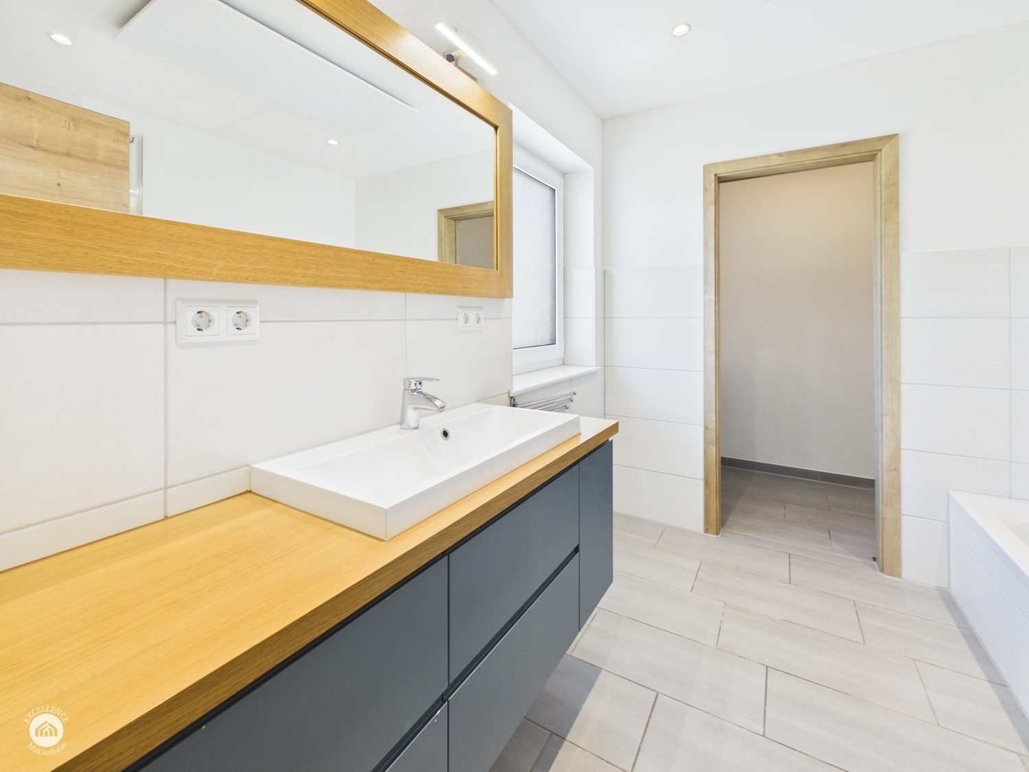 Immobilienangebot - Leipheim - Alle - Modernes Zuhause mit Garten – 5 Zimmer, energieeffizient und viel Platz zum Leben