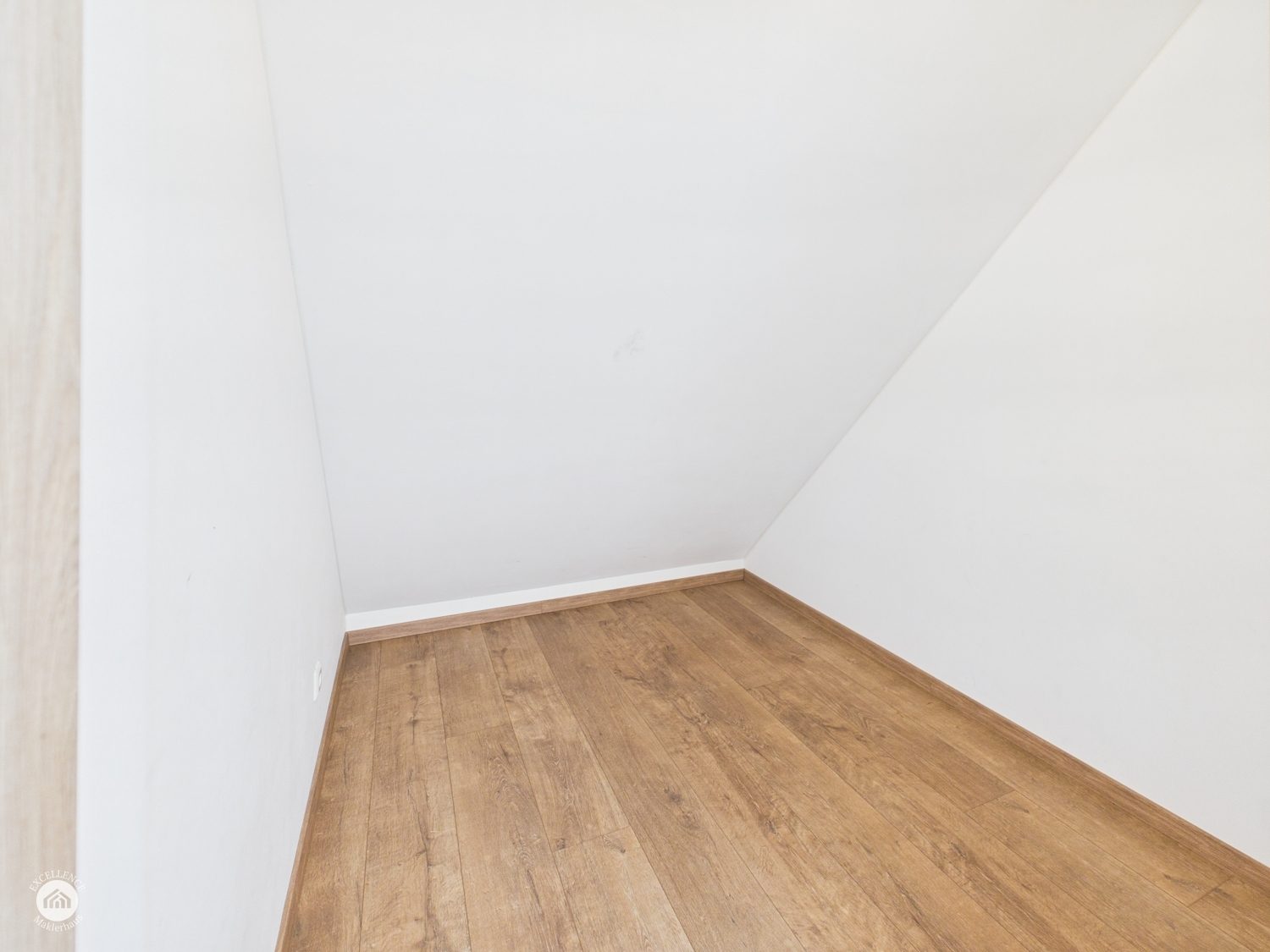 Immobilienangebot - Leipheim - Alle - Modernes Zuhause mit Garten – 5 Zimmer, energieeffizient und viel Platz zum Leben